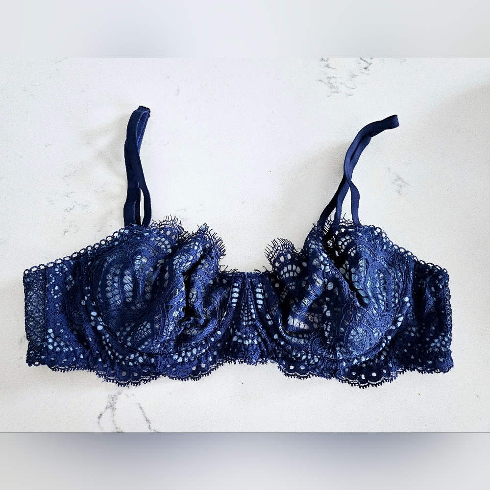 Victorias Secret Blue Laced Dream Angels Unlined Push Up without padding
